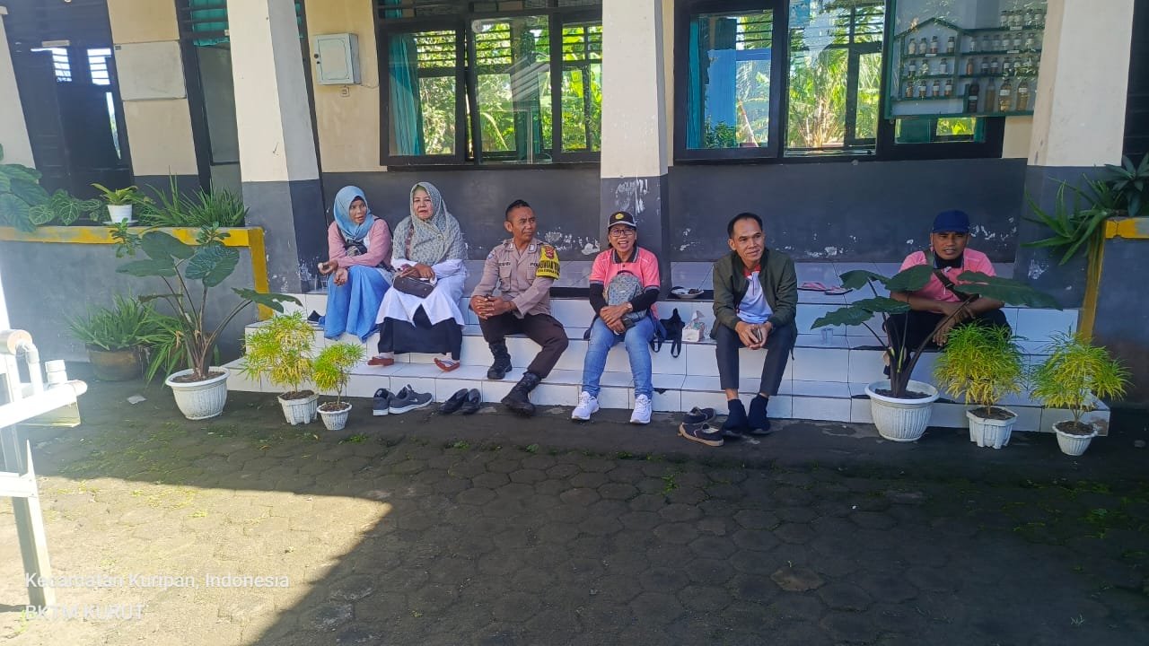 Musim Tanam Padi: Polri dan BPP Kuripan Sinergi di Lapangan