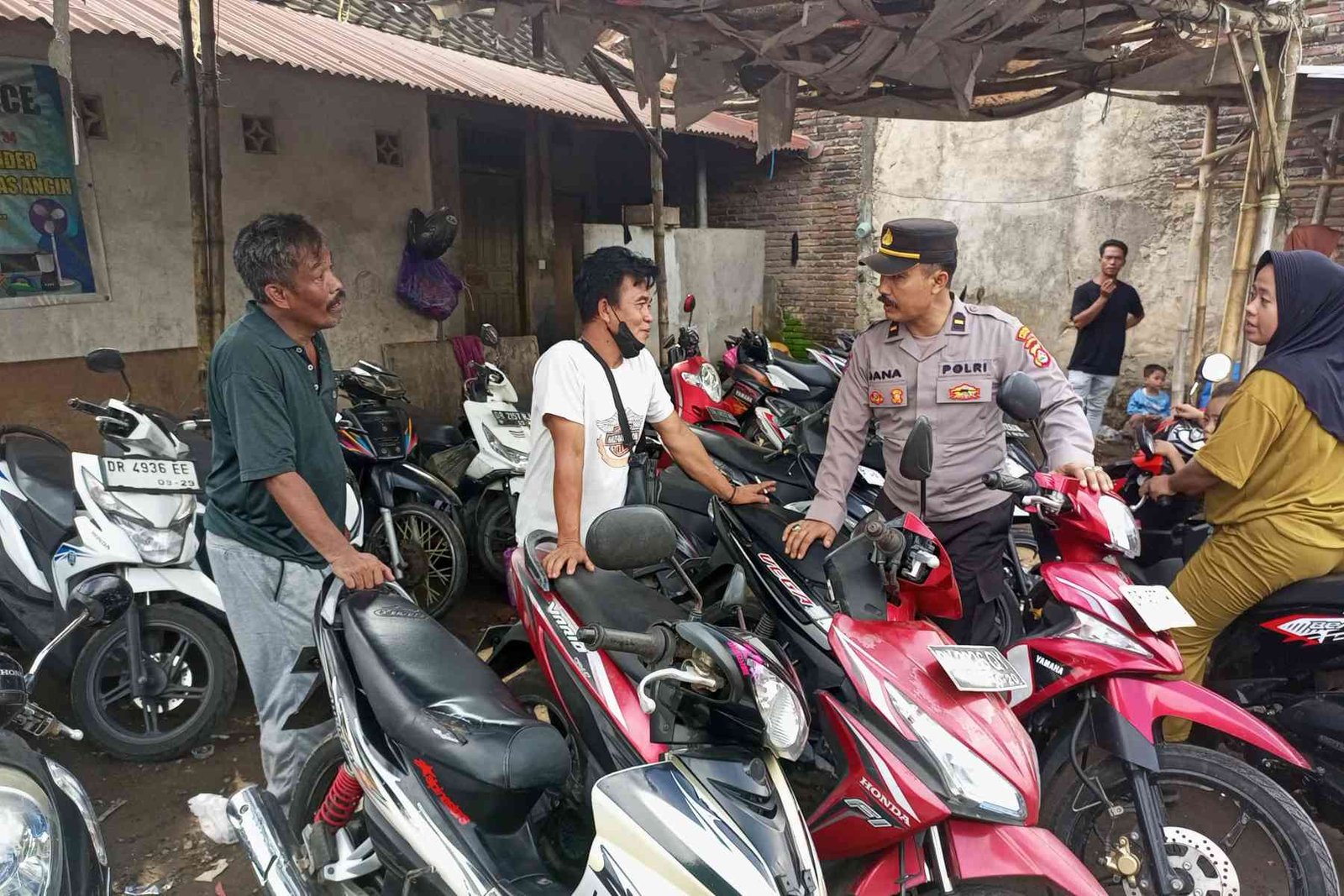 Jaga Ketertiban Lewat Tukang Parkir: Strategi Polres Lombok Barat