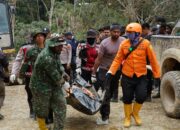 Hari Ke-5 Penanganan Banjir Bandang, Karo Ops Polda Papua Barat Tinjau Lokasi Bencana di Pegunungan Arfak
