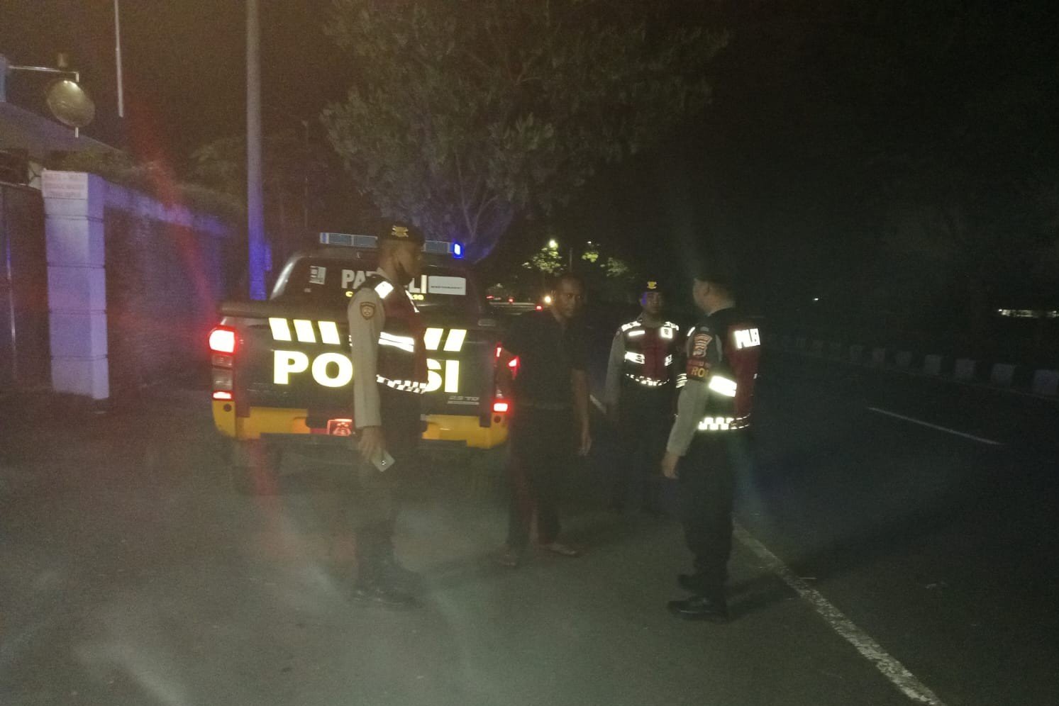 Jamin Keamanan, Polisi Sisir Jalur Rawan Kejahatan di Lombok Barat