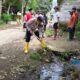 Aksi Polisi, Mahasiswa KKN, dan Warga Sekotong Jaga Lingkungan